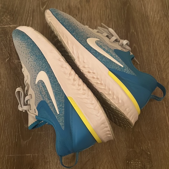 NIKE ODYSSEY REACT size 8.5 • EUC LIKE NEW - Picture 6 of 9
